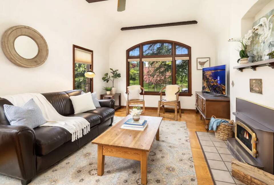 Charming Abode with Ocean Views - Seattle, Washington