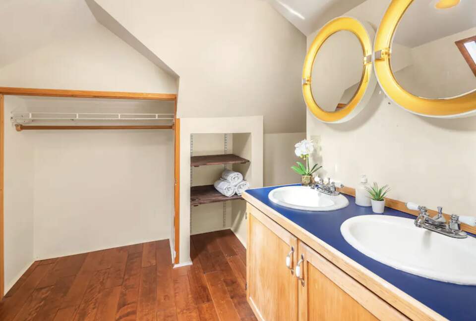 Charming Abode with Ocean Views - Seattle, Washington