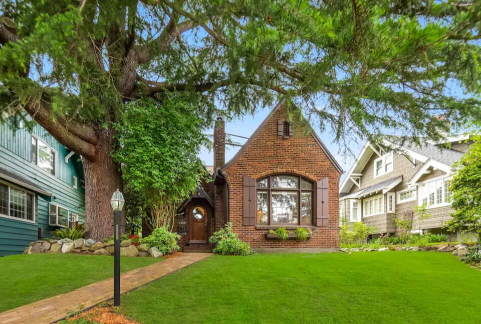 Charming Abode with Ocean Views - Seattle, Washington