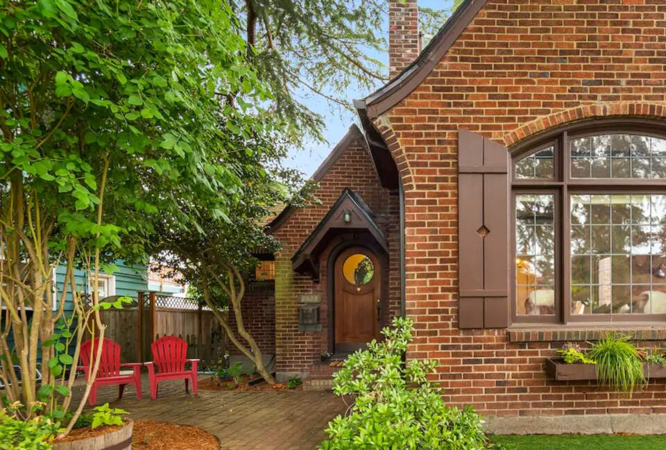 Charming Abode with Ocean Views - Seattle, Washington