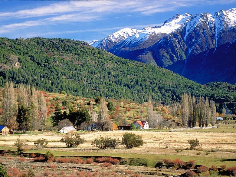 Gorgeous 880 Acre Argentina Ranch - Villa Lago Rivadavia, Argentina