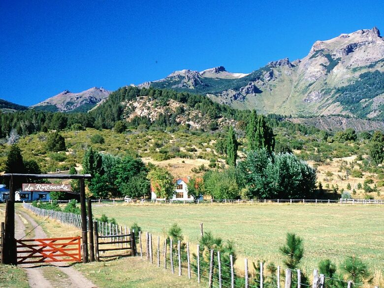 Gorgeous 880 Acre Argentina Ranch - Villa Lago Rivadavia, Argentina