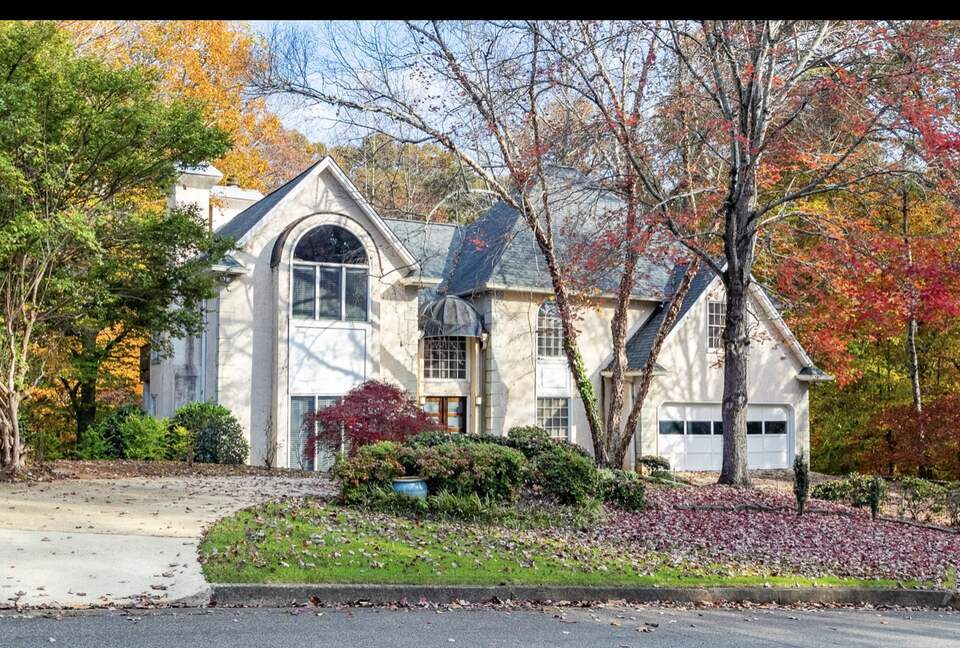 Elegant and Spacious Georgia Home - Roswell, Georgia