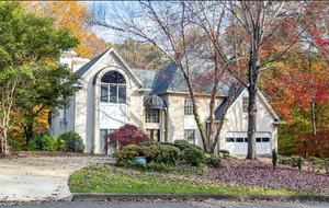 Elegant and Spacious Georgia Home - Roswell, Georgia