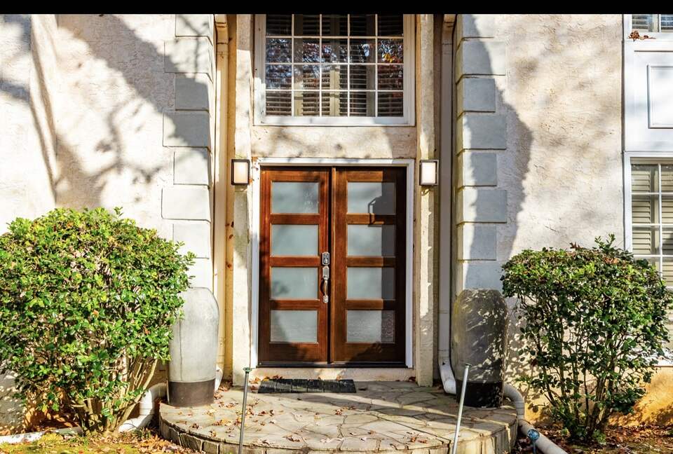 Elegant and Spacious Georgia Home - Roswell, Georgia