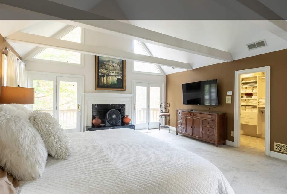 Elegant and Spacious Georgia Home - Roswell, Georgia