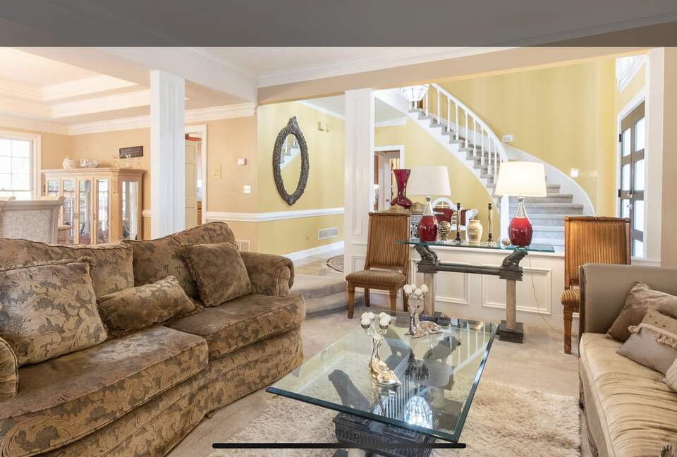 Elegant and Spacious Georgia Home - Roswell, Georgia