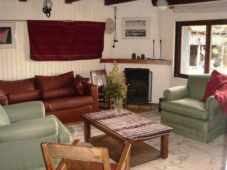 Gorgeous 880 Acre Argentina Ranch - Villa Lago Rivadavia, Argentina