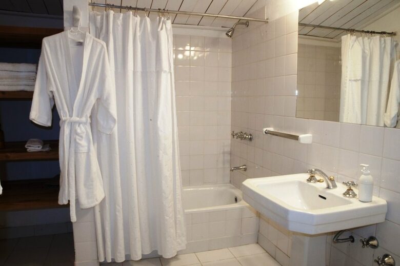 Gorgeous 880 Acre Argentina Ranch - Villa Lago Rivadavia, Argentina