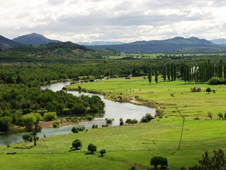 Gorgeous 880 Acre Argentina Ranch - Villa Lago Rivadavia, Argentina