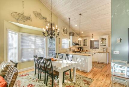 Isabella Cottage | Charming Coastal Retreat in Depoe Bay - Depoe Bay, Oregon