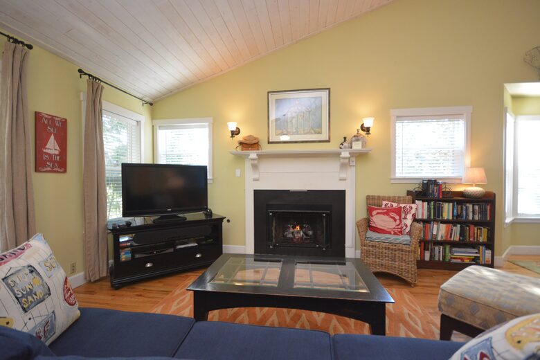 Isabella Cottage | Charming Coastal Retreat in Depoe Bay - Depoe Bay, Oregon