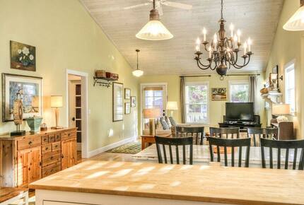 Isabella Cottage | Charming Coastal Retreat in Depoe Bay - Depoe Bay, Oregon