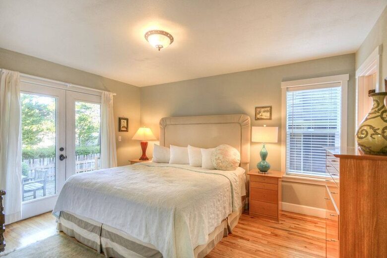 Isabella Cottage | Charming Coastal Retreat in Depoe Bay - Depoe Bay, Oregon