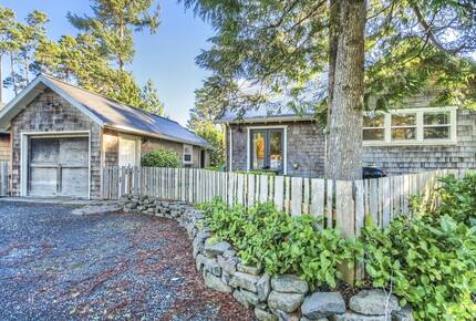 Isabella Cottage | Charming Coastal Retreat in Depoe Bay - Depoe Bay, Oregon