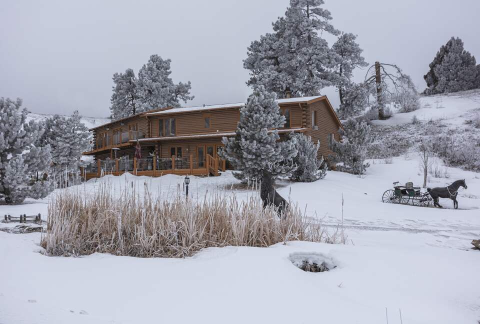 Winter views. Sledding hills on property. 35 min to ski areas