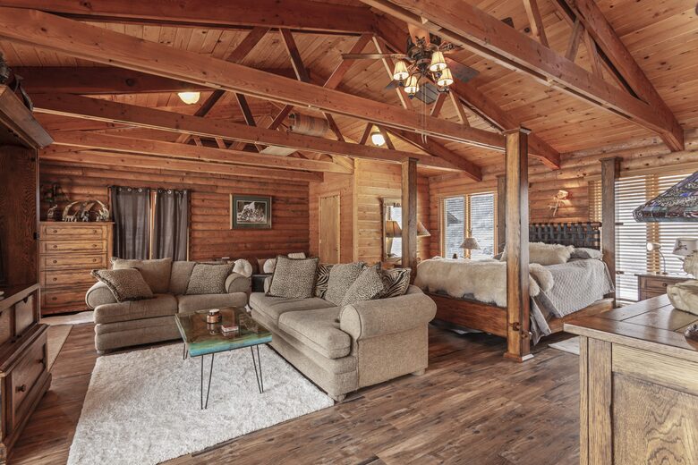 Master Bedroom living area