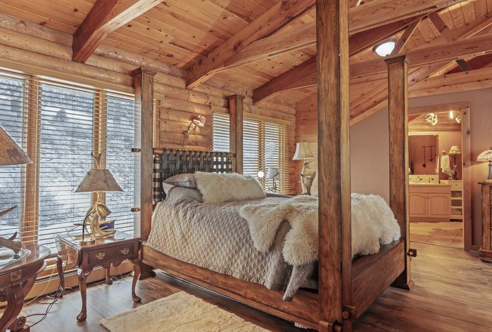 Master Suite 750 sf with ensuite full bathroom