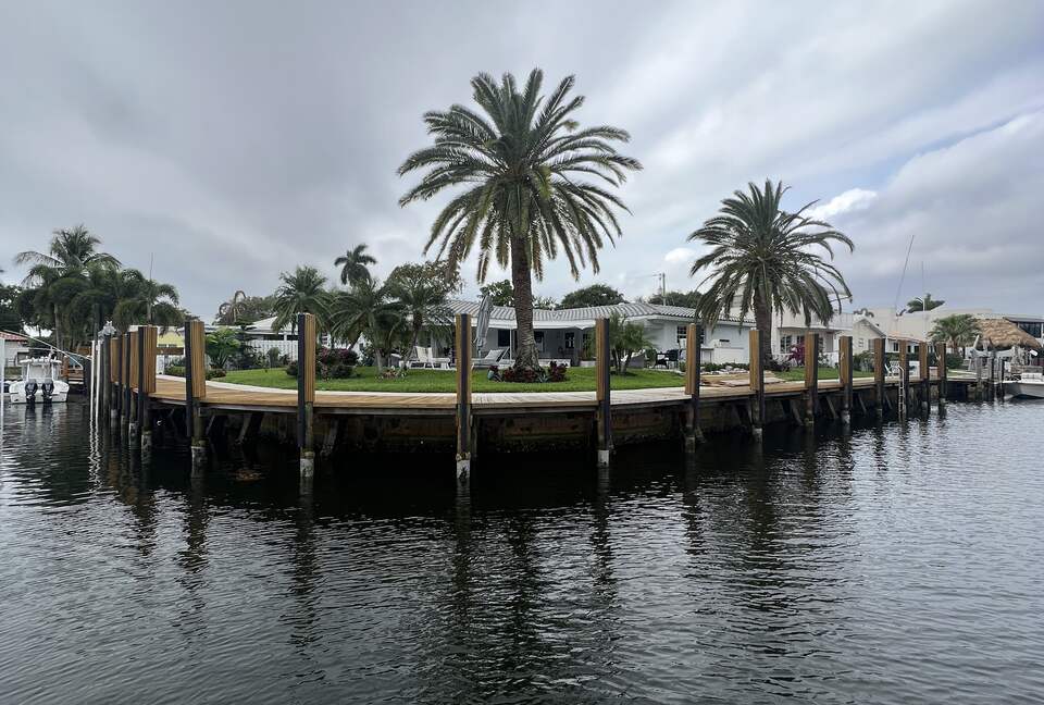 Waterfront Paradise | With pool and hot tub | Minutes from beach - Pompano Beach, Florida