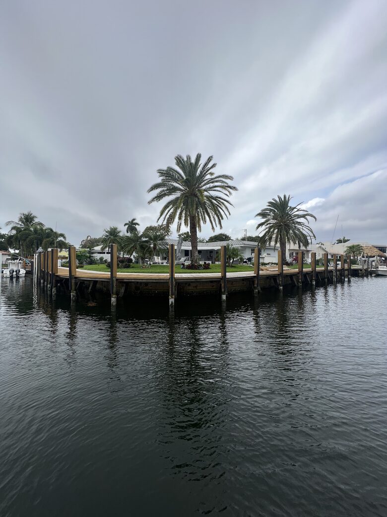 Waterfront Paradise | With pool and hot tub | Minutes from beach - Pompano Beach, Florida