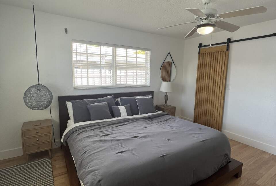 Waterfront Paradise | With pool and hot tub | Minutes from beach - Pompano Beach, Florida