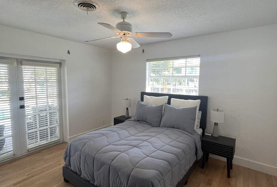 Waterfront Paradise | With pool and hot tub | Minutes from beach - Pompano Beach, Florida