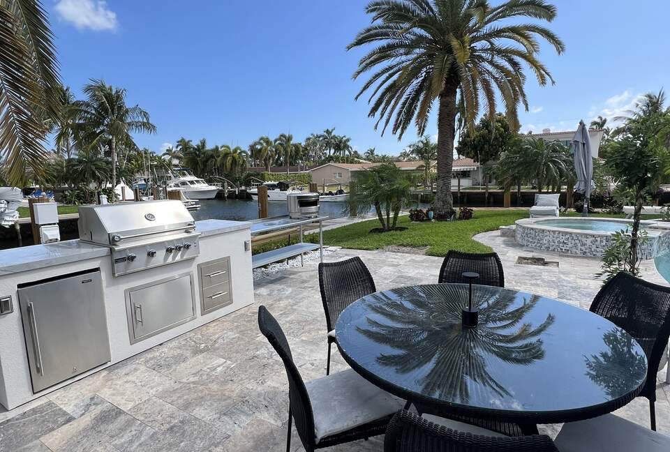 Waterfront Paradise | With pool and hot tub | Minutes from beach - Pompano Beach, Florida
