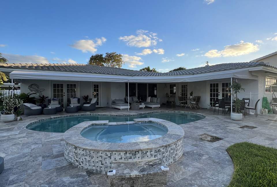 Waterfront Paradise | With pool and hot tub | Minutes from beach - Pompano Beach, Florida