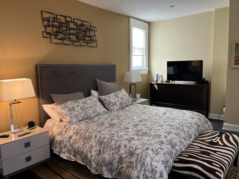 Second bedroom with king size bed & sleep number mattress.