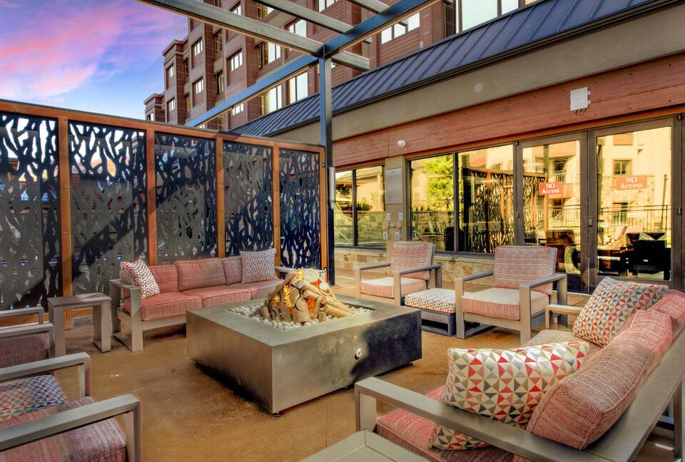 Village at Breckenridge - Ski-In/Ski-Out Peak 9 - Breckenridge, Colorado