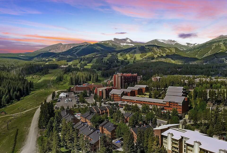 Village at Breckenridge - Ski-In/Ski-Out Peak 9 - Breckenridge, Colorado
