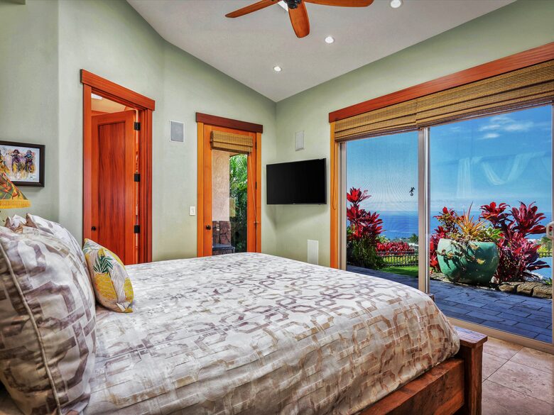 Aloha suite ocean/pool view