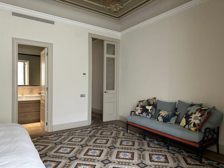 Mosaic Apartment in central Barcelona - Barcelona, Spain