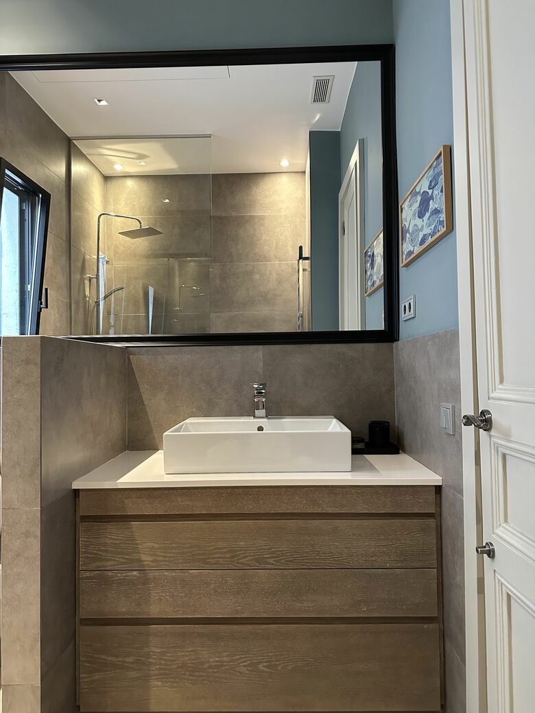 Mosaic Apartment in central Barcelona - Barcelona, Spain