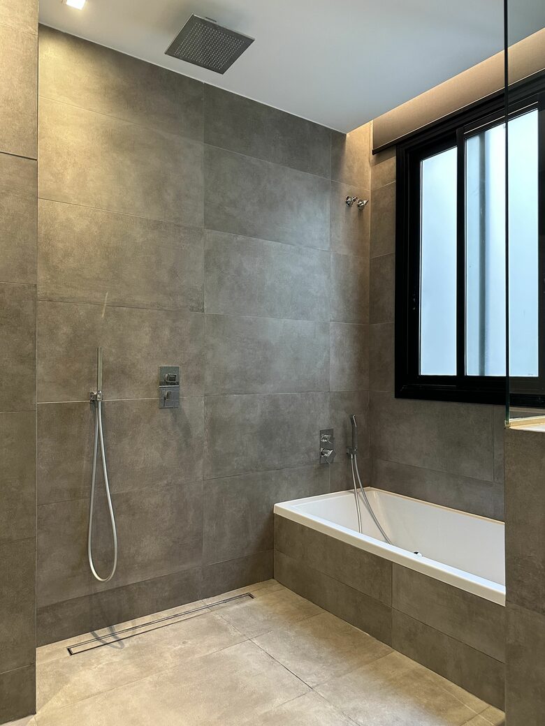 Mosaic Apartment in central Barcelona - Barcelona, Spain