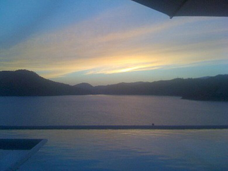 Casa Vista Bonita - Spectacular Modern Villa - Valle de Bravo, Mexico