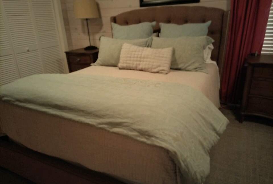 Queen bedroom main house