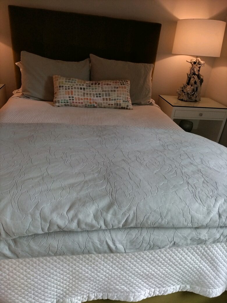 Queen bedroom in guest house