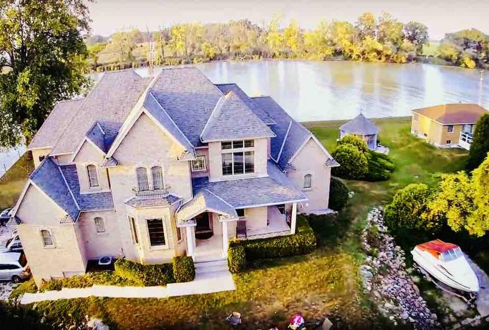 7 bedroom Villa on Lake St Clair - Lakeshore, Canada