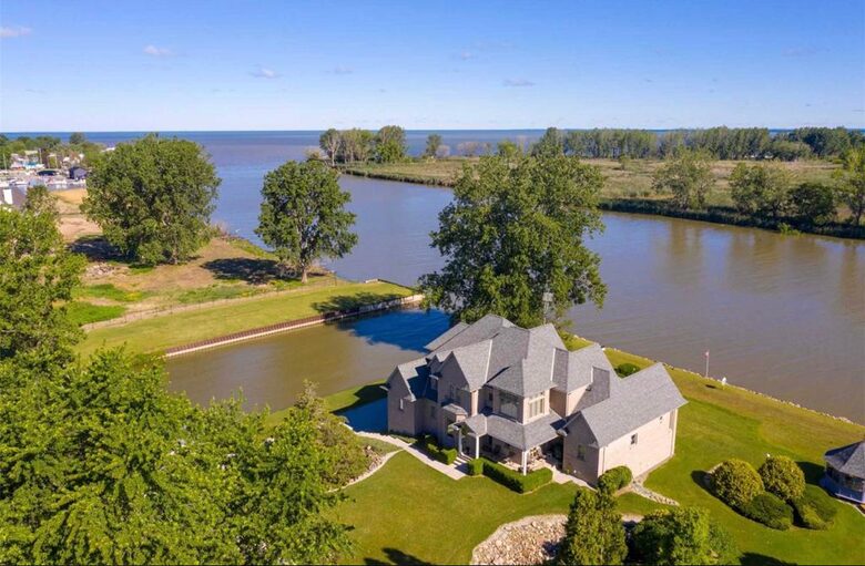 7 bedroom Villa on Lake St Clair - Lakeshore, Canada