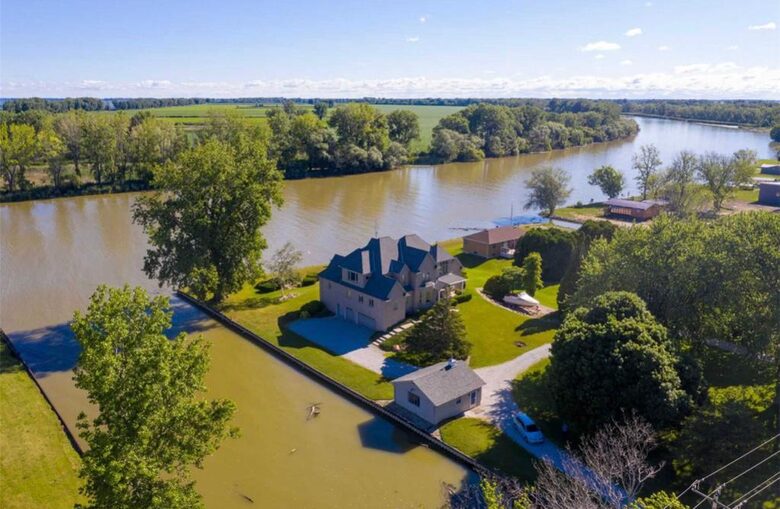 7 bedroom Villa on Lake St Clair - Lakeshore, Canada