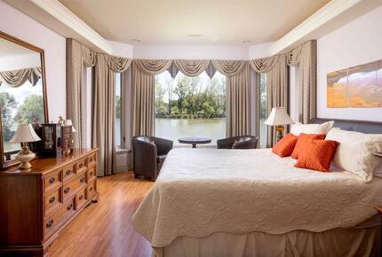 7 bedroom Villa on Lake St Clair - Lakeshore, Canada