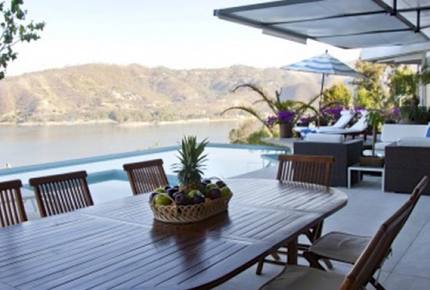 Casa Vista Bonita - Spectacular Modern Villa - Valle de Bravo, Mexico