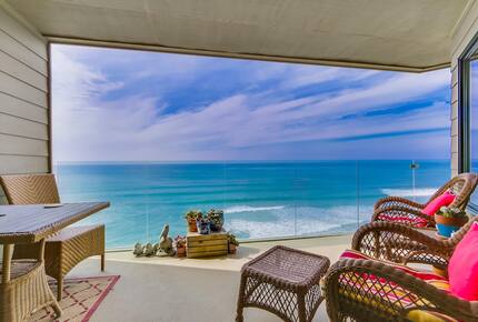Ocean Front Luxury Beach Condo with Pool and Spa - Solana Beach, California