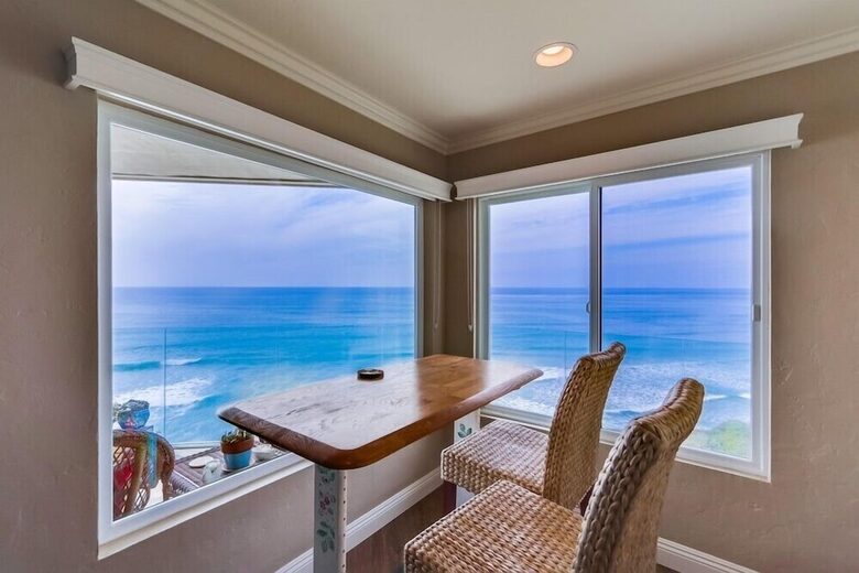 Ocean Front Luxury Beach Condo with Pool and Spa - Solana Beach, California