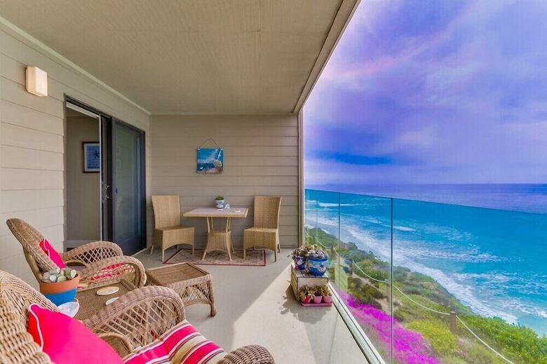 Ocean Front Luxury Beach Condo with Pool and Spa - Solana Beach, California