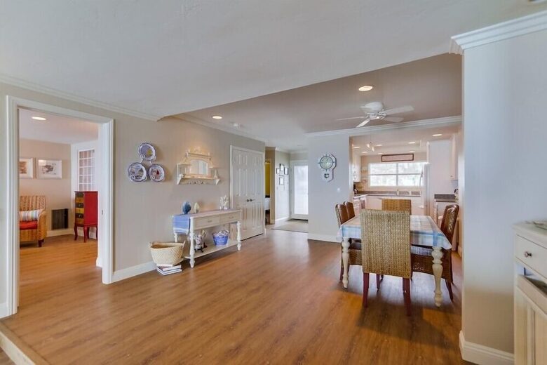 Ocean Front Luxury Beach Condo with Pool and Spa - Solana Beach, California