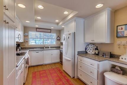 Ocean Front Luxury Beach Condo with Pool and Spa - Solana Beach, California