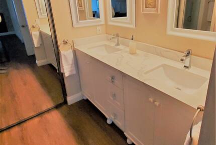 Ocean Front Luxury Beach Condo with Pool and Spa - Solana Beach, California