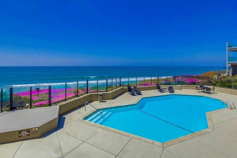 Ocean Front Luxury Beach Condo with Pool and Spa - Solana Beach, California